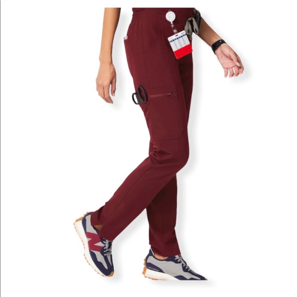 Figs Yola Skinny Scrub Pants In Burgundy Size S